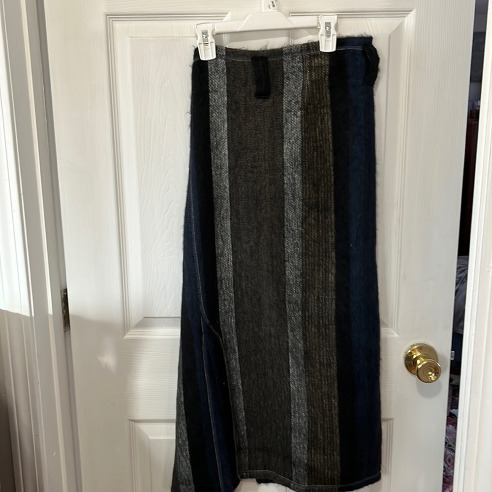 I’ll wall wrap skirt one size fits all more on the medium